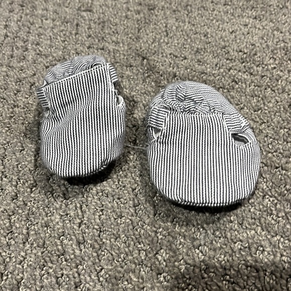 Tommy Bahama Dinosaur Romper 3-6M set - Picture 3 of 4